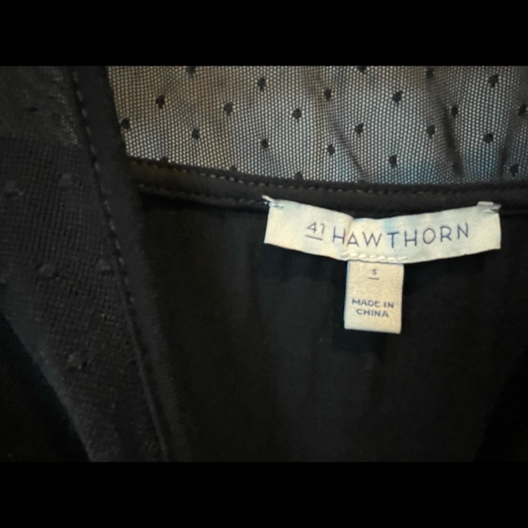 NWOT Classy black fitted top with mesh details - Picture 4 of 4